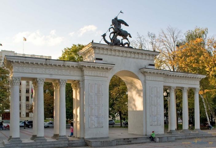 сквере имени Маршала Г.К. Жукова (Первомайский сквер)